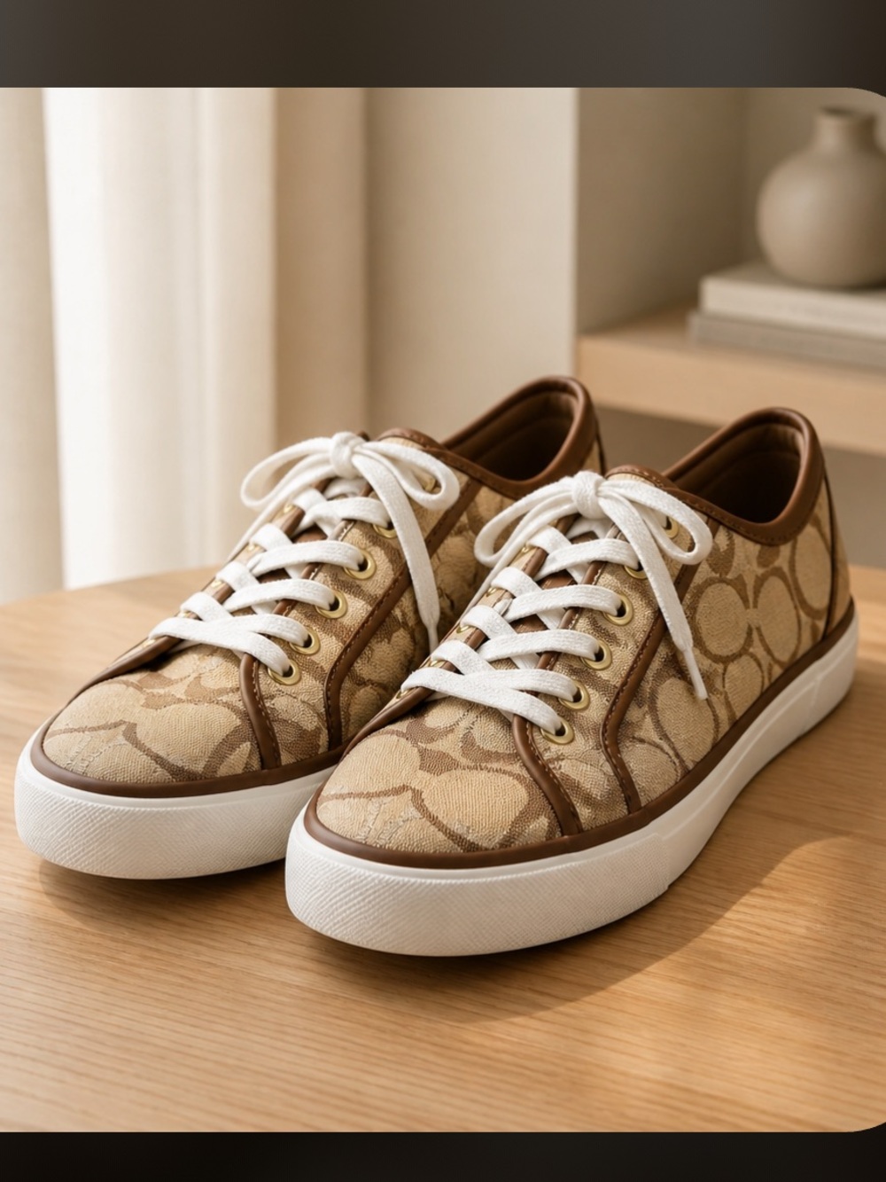 COACH Dee Logo Tennis Shoe Lace Up Brown Tan 8.5 B